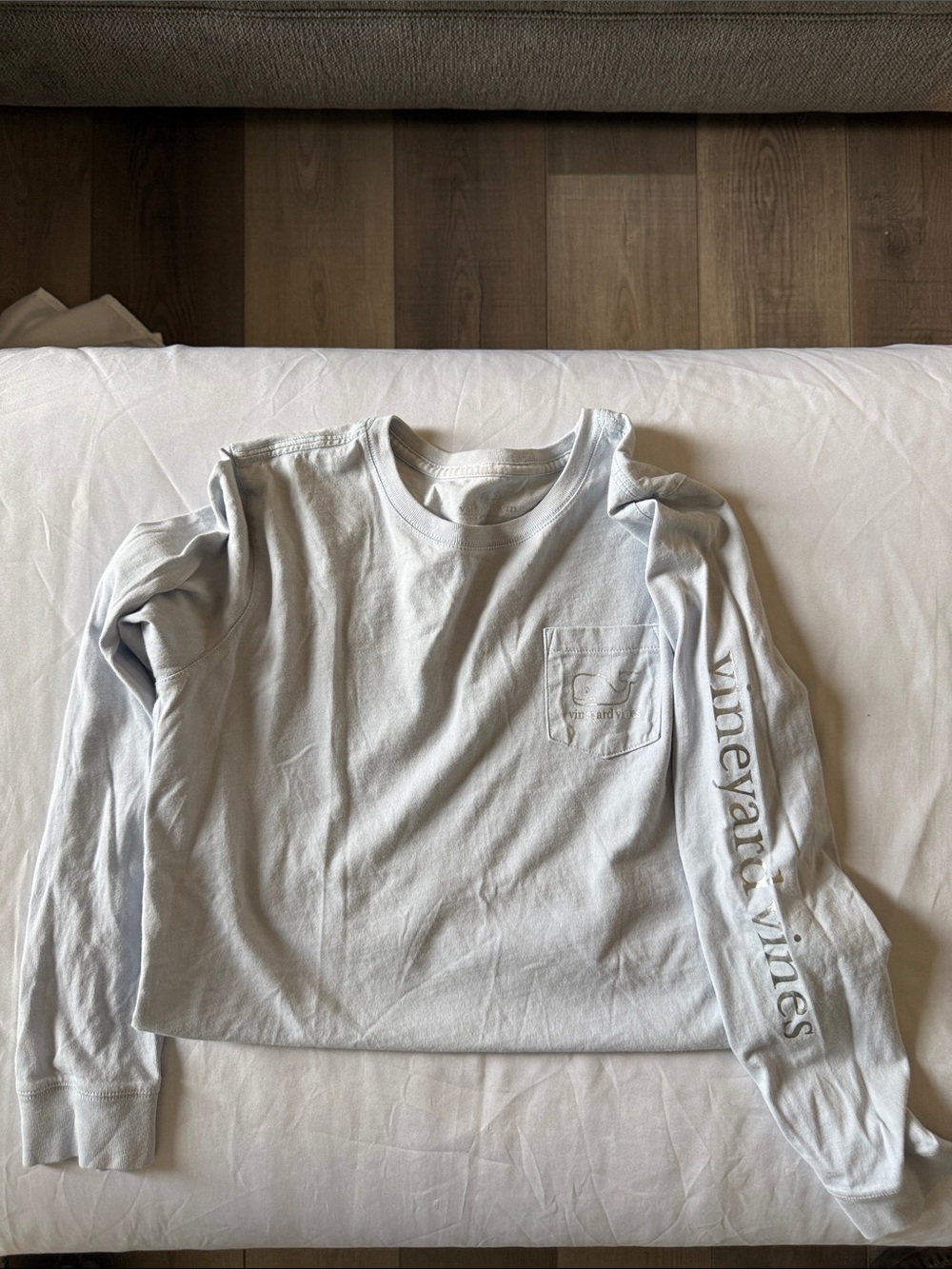Vineyard Vines Pale Gray Long Sleeve Pocket Tee with Sleeve Logo